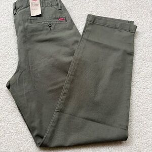 NWT Levi's Men's XX Chino EZ Taper Pants Size S